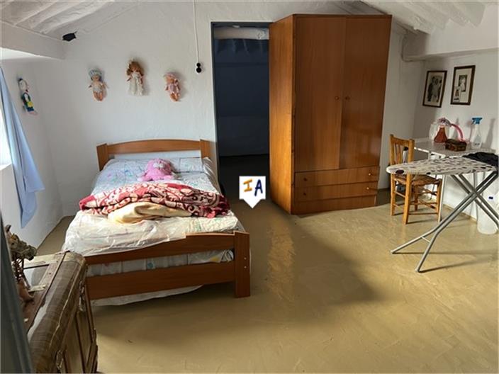 Image No.13-2 Bed House for sale