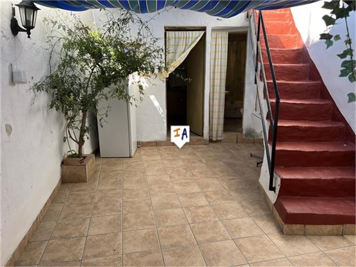 Image No.15-3 Bed House for sale