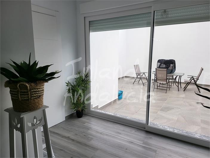 Image No.11-3 Bed House for sale