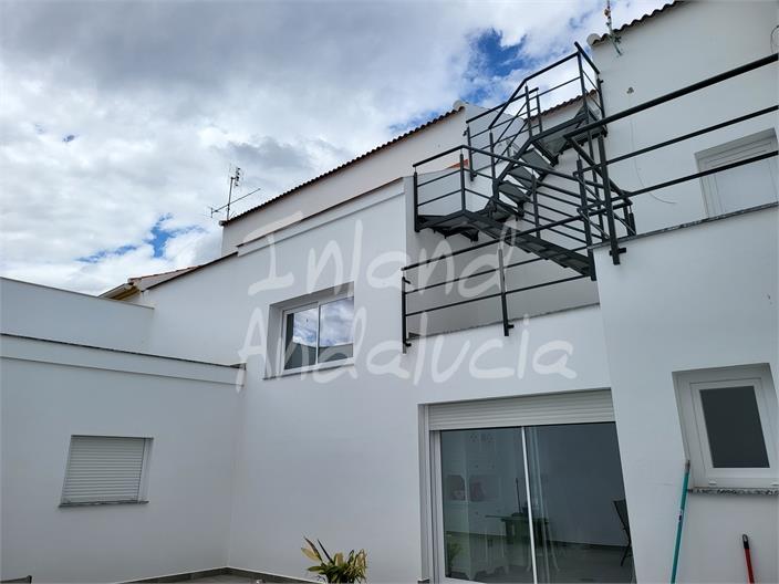 Image No.13-3 Bed House for sale