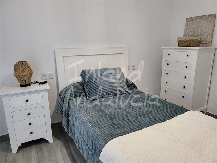 Image No.8-3 Bed House for sale