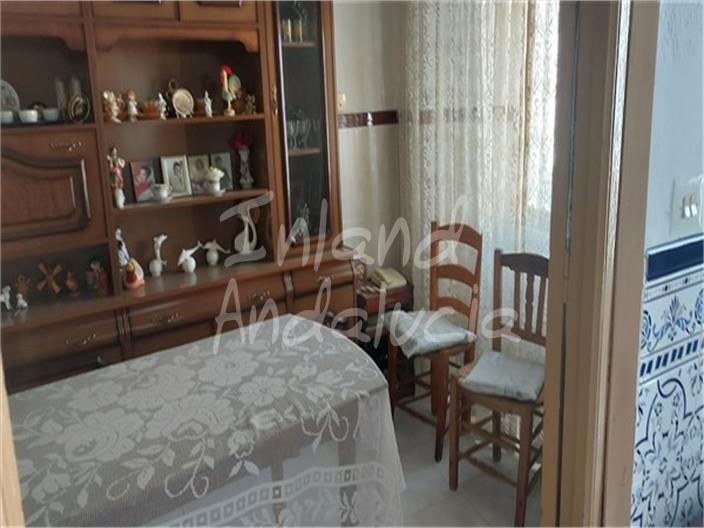 Image No.4-2 Bed House for sale