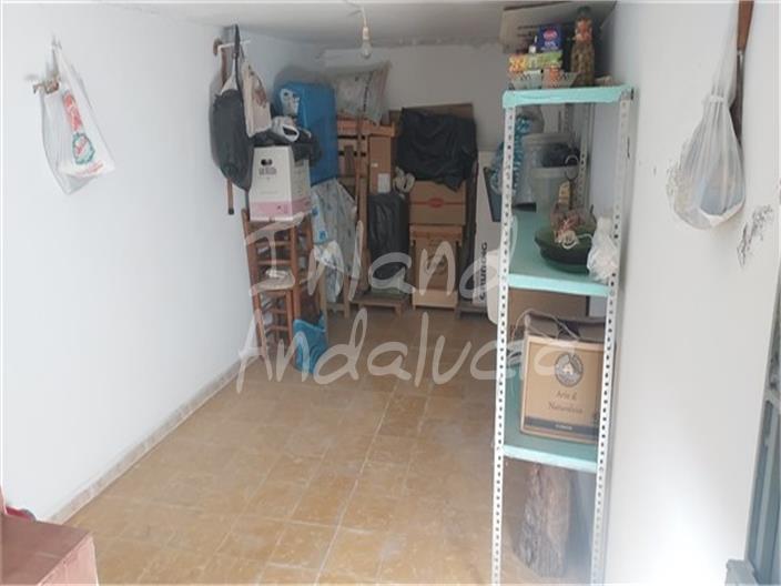 Image No.5-2 Bed House for sale