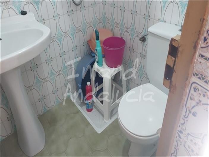 Image No.8-2 Bed House for sale