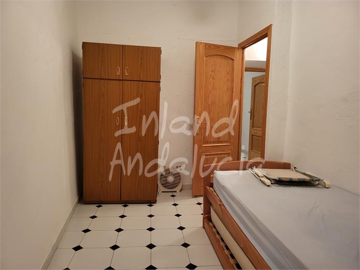 Image No.7-3 Bed House for sale