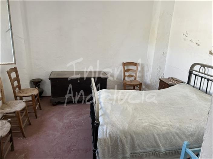 Image No.17-5 Bed House for sale