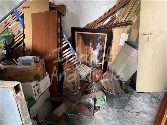 Image No.16-4 Bed House for sale