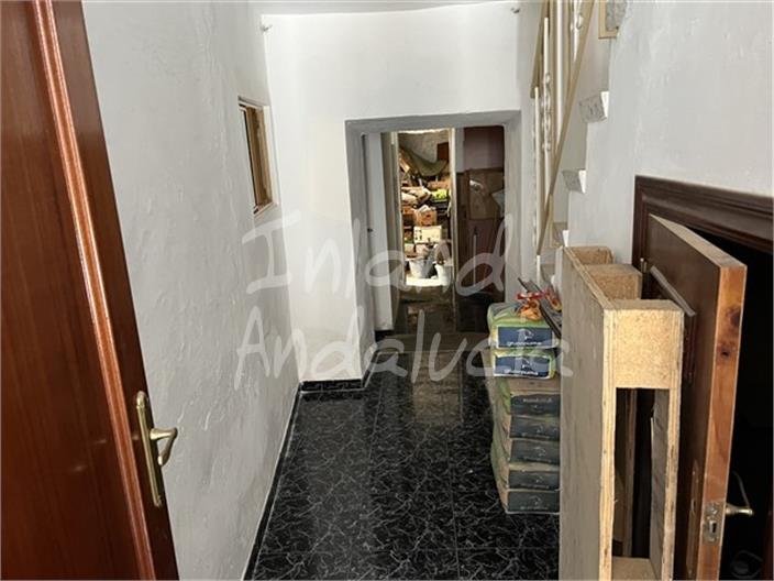 Image No.17-4 Bed House for sale
