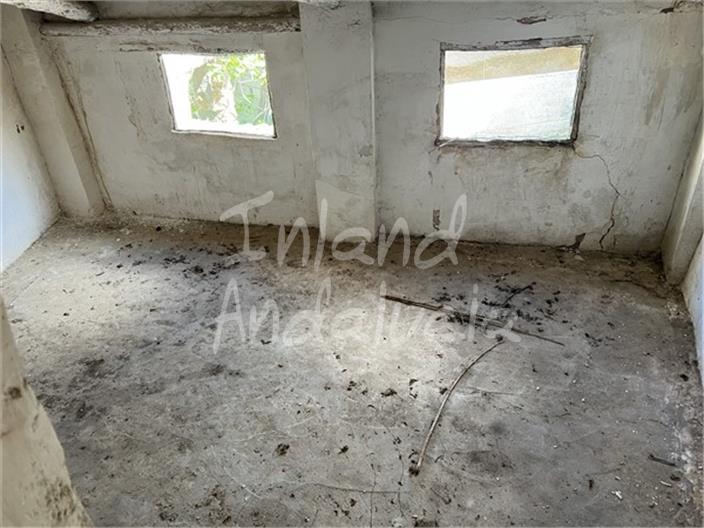 Image No.7-4 Bed House for sale