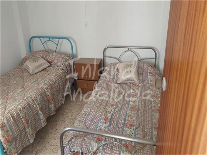 Image No.8-3 Bed House for sale