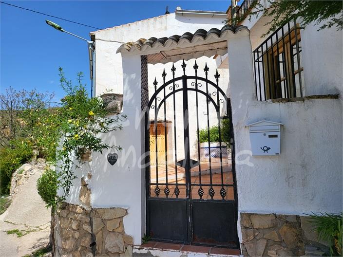 Villanueva de Algaidas, Farmhouse