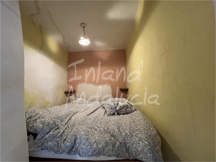 Image No.11-1 Bed House for sale