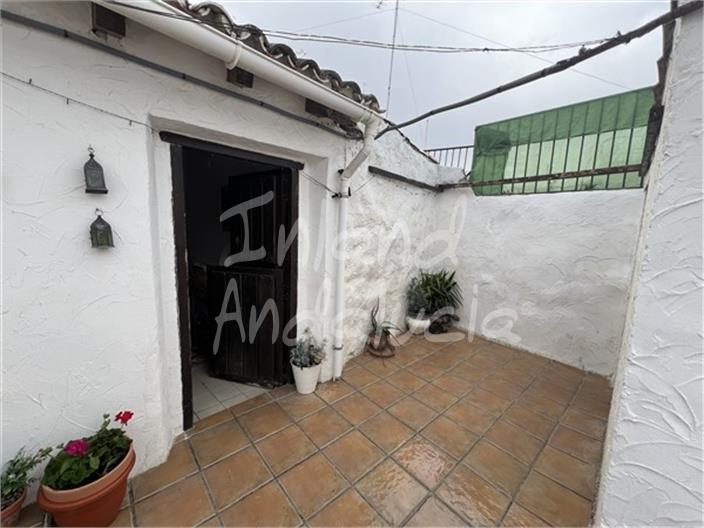 Image No.6-1 Bed House for sale