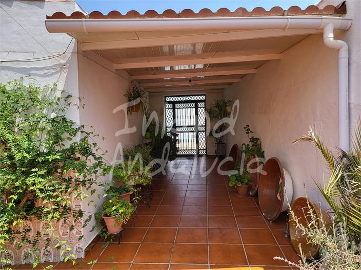 Image No.3-4 Bed House for sale