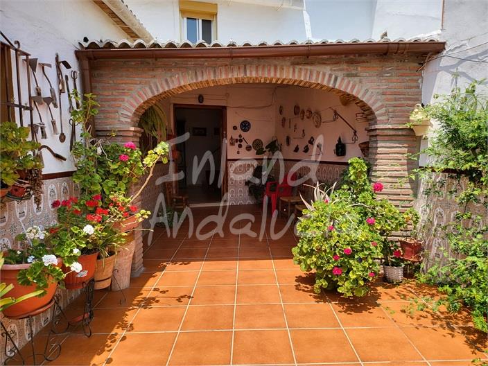 Image No.4-4 Bed House for sale