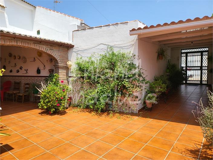 Image No.5-4 Bed House for sale