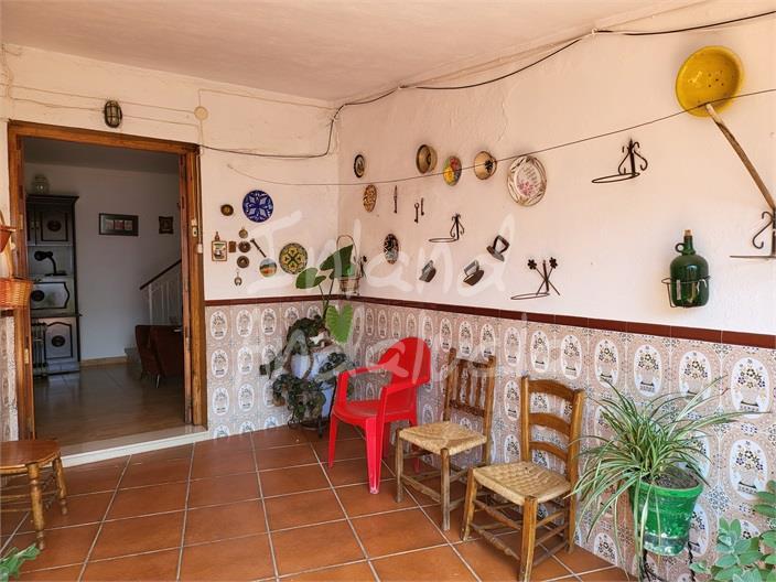 Image No.6-4 Bed House for sale