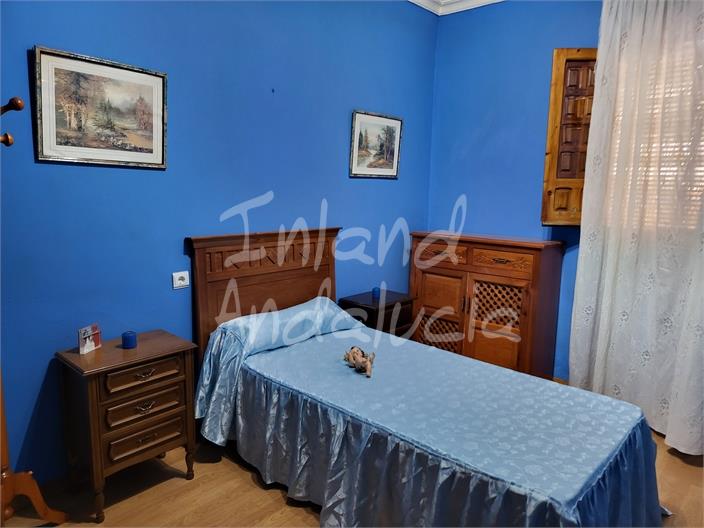 Image No.15-5 Bed Property for sale