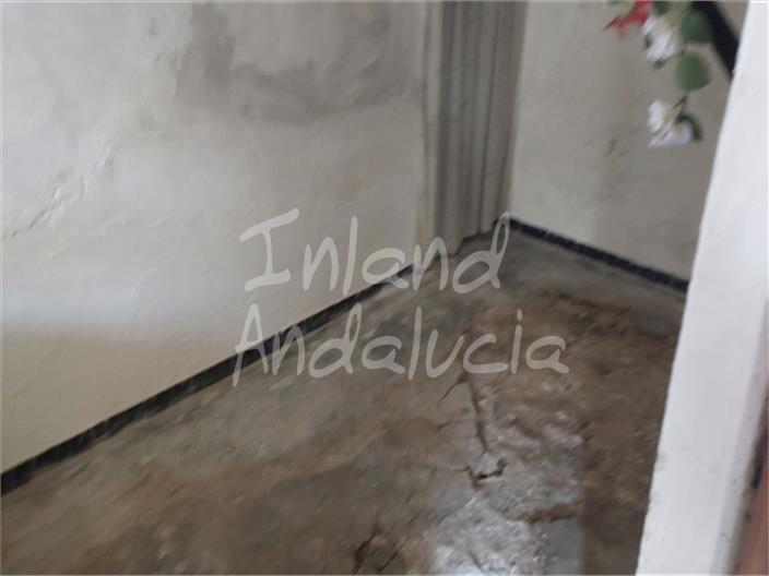 Image No.13-6 Bed House for sale