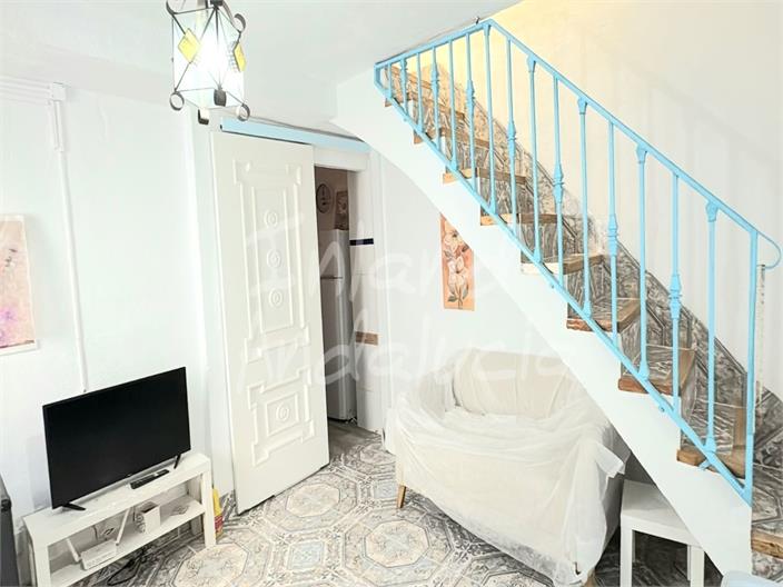 Image No.4-2 Bed House for sale