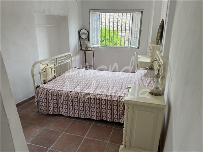 Image No.14-6 Bed House for sale