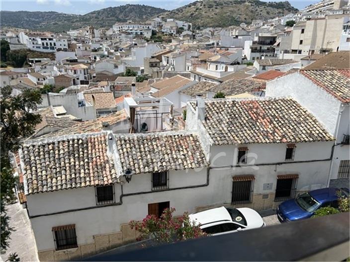 Image No.17-6 Bed House for sale