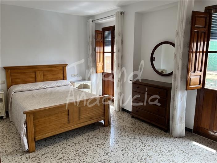 Image No.14-3 Bed House for sale