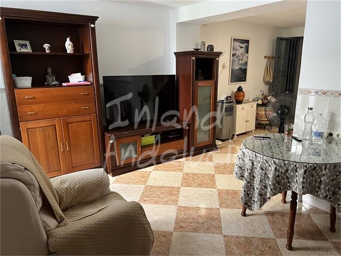 Image No.7-3 Bed House for sale