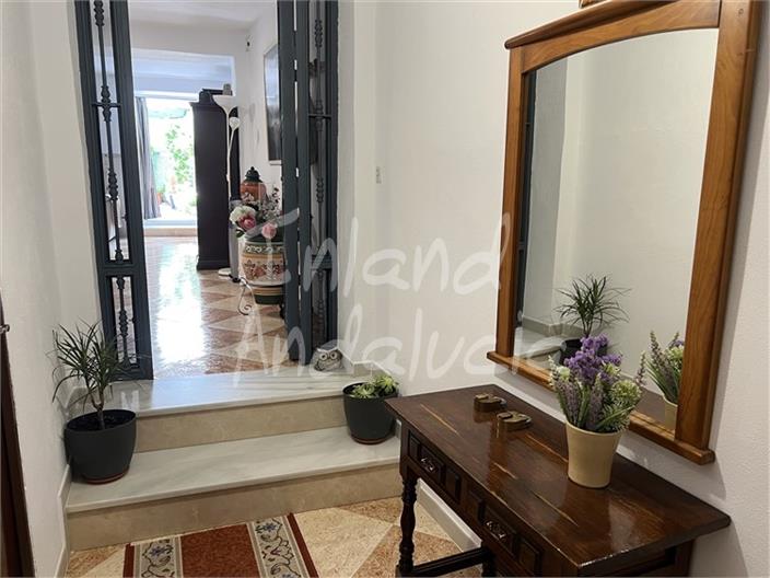 Image No.8-3 Bed House for sale