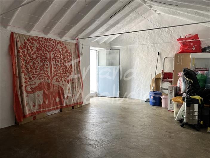 Image No.10-3 Bed House for sale