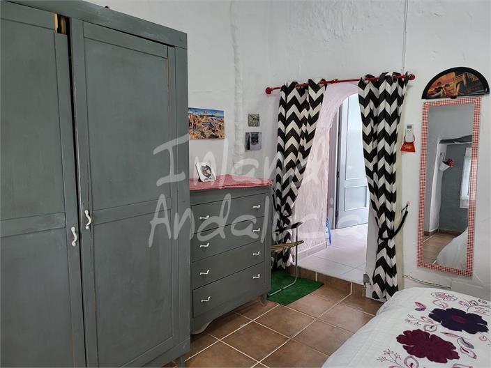 Image No.9-1 Bed House for sale