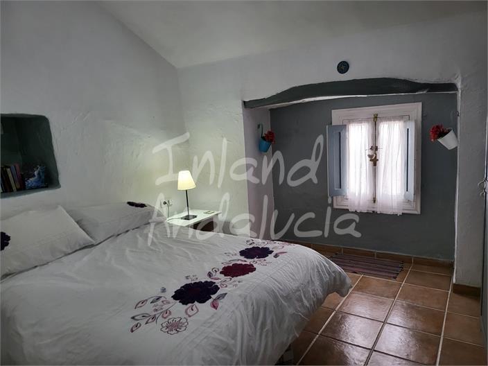 Image No.10-1 Bed House for sale