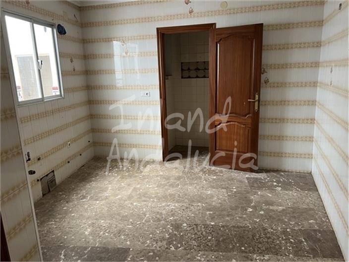 Image No.13-6 Bed Property for sale