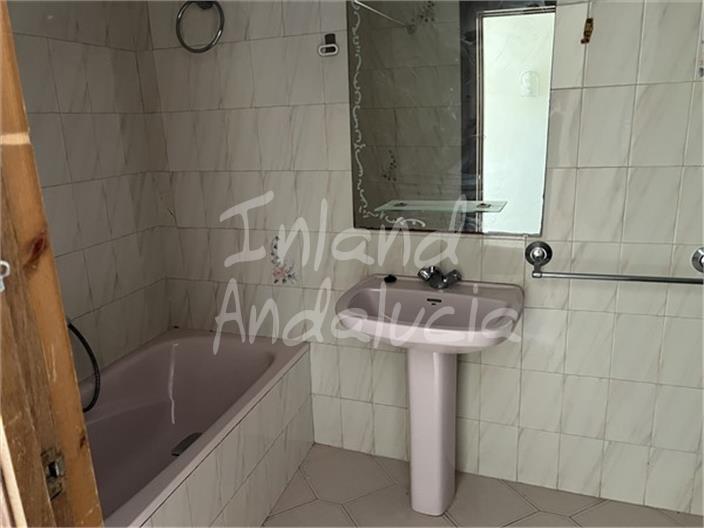 Image No.7-6 Bed Property for sale