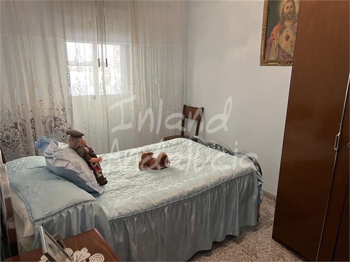 Image No.9-5 Bed House for sale