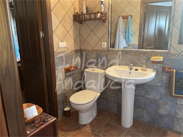 Image No.15-5 Bed House for sale