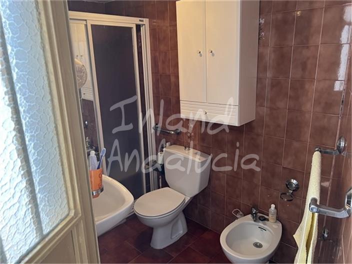 Image No.13-2 Bed House for sale