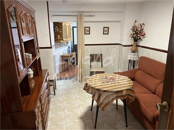 Image No.6-2 Bed House for sale