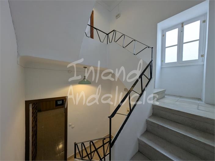 Image No.11-3 Bed House for sale