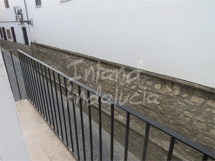 Image No.15-3 Bed House for sale