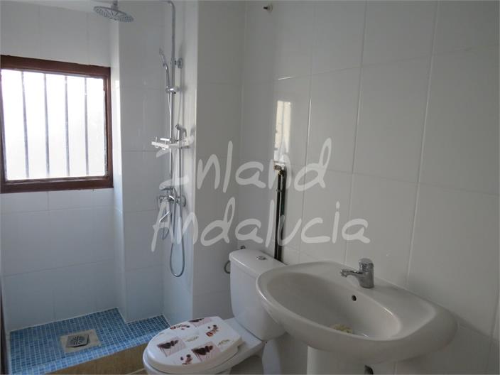 Image No.9-3 Bed House for sale