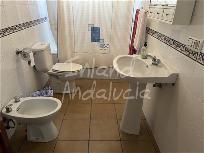 Image No.15-4 Bed Farmhouse for sale