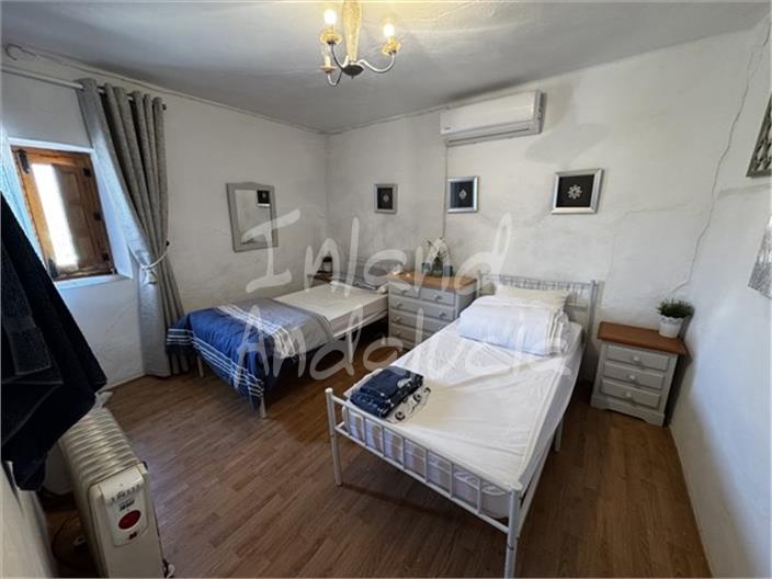 Image No.14-3 Bed Farmhouse for sale