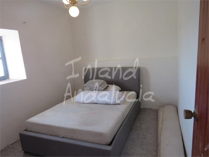 Image No.13-4 Bed House for sale