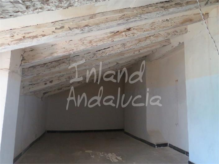 Image No.16-4 Bed House for sale