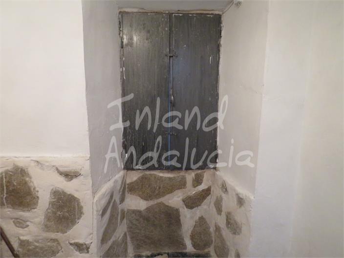 Image No.9-4 Bed House for sale