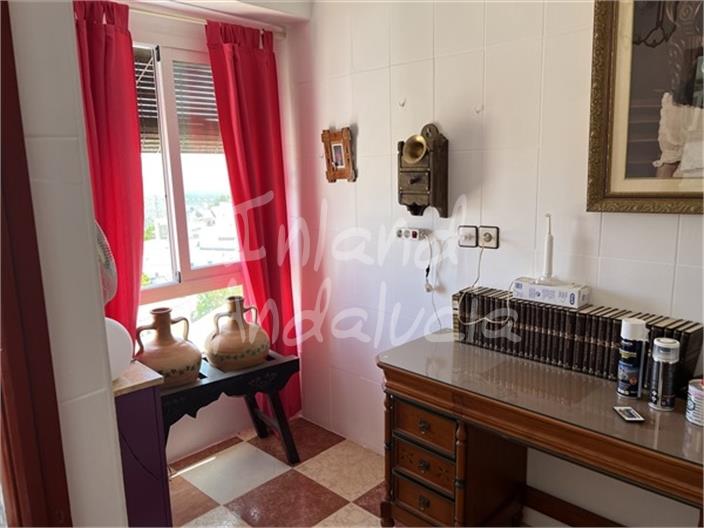 Image No.14-5 Bed House for sale