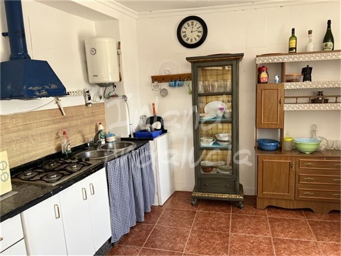 Image No.6-5 Bed House for sale