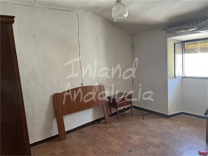 Image No.13-5 Bed House for sale