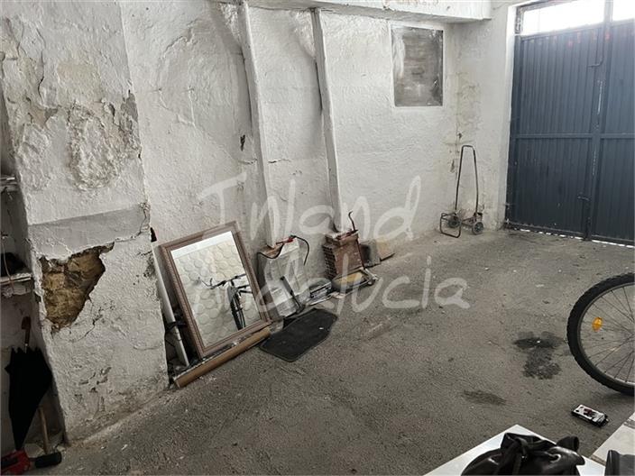 Image No.17-5 Bed House for sale